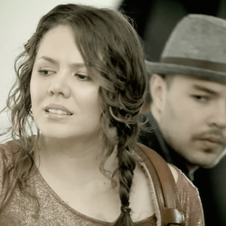 Corre jesse y joy translation